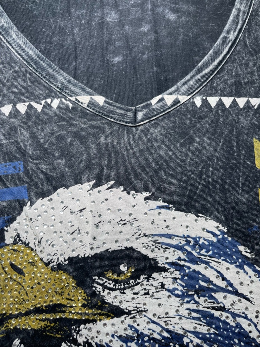 Daytrip Buckle Y2K Acid Wash Bling Freedom Eagle Graphic V-Neck Tee Size Medium - Picture 14 of 15